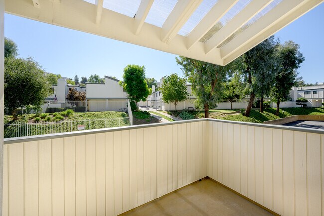 Building Photo - 10574 Sunland Blvd