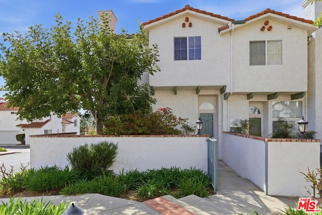 Building Photo - 359 Westlake Vista Ln