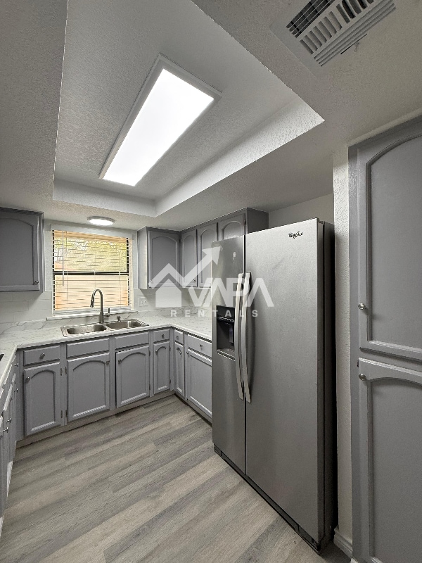 Building Photo - 6735 Stone Lake Dr