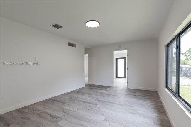 Building Photo - 25 NW 78th St