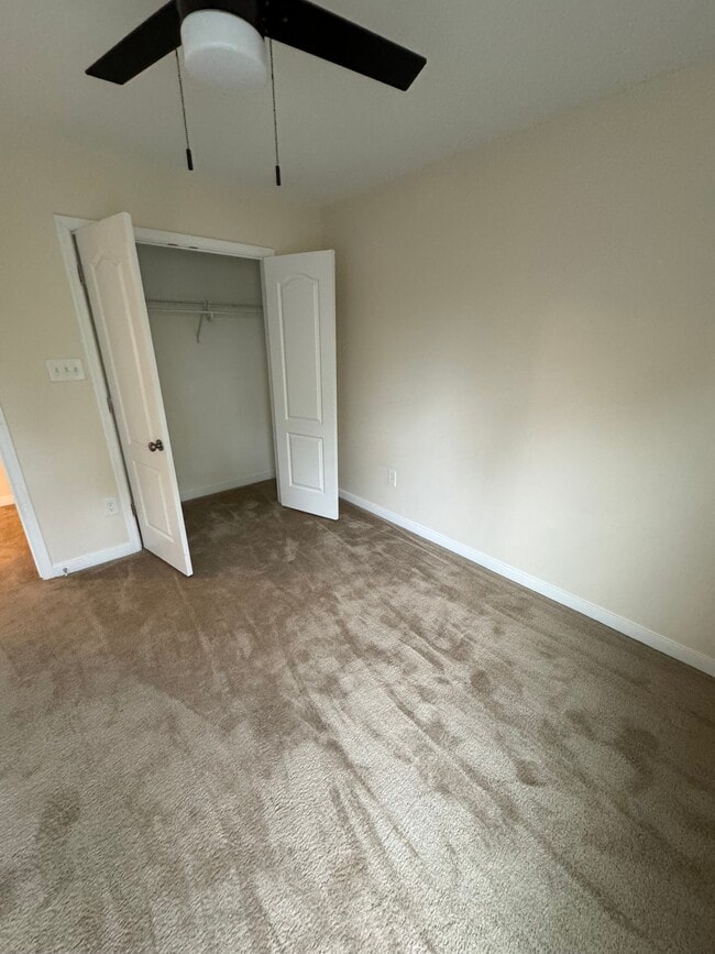 Building Photo - 6901 Swanhaven Dr