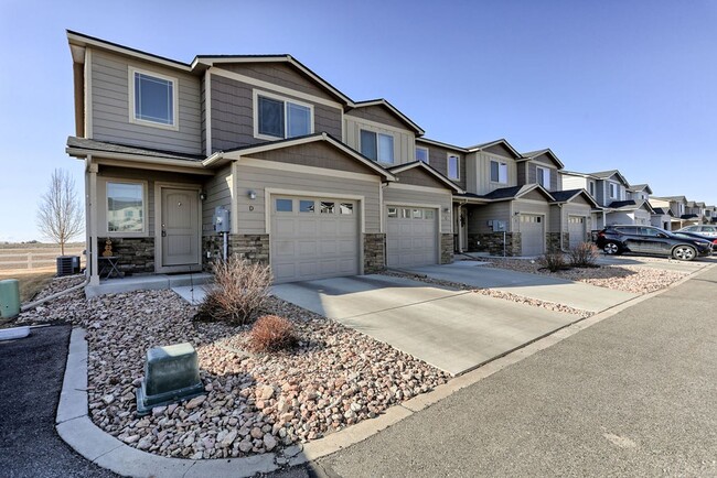 Primary Photo - 3 Bedroom 2 1/2 Bath Townhome in Wellington