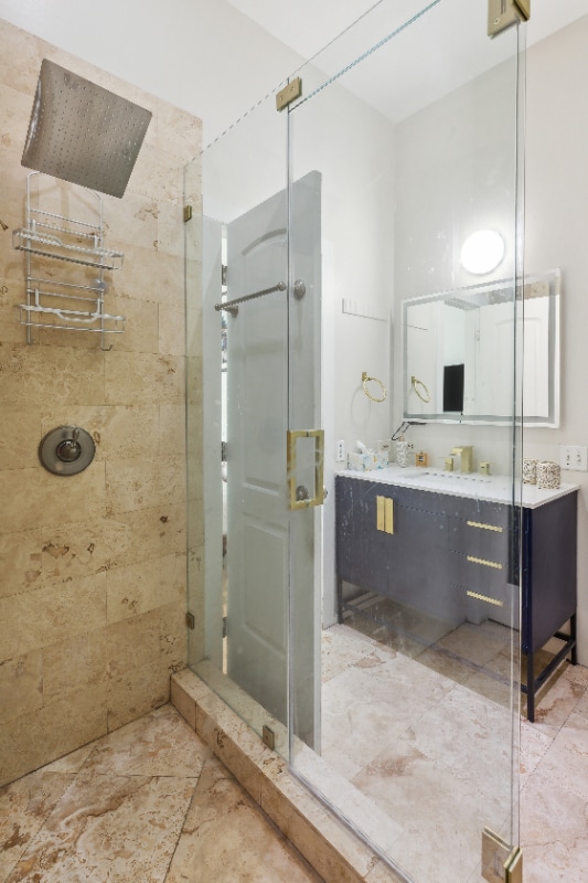 Building Photo - 27 NE 49th St