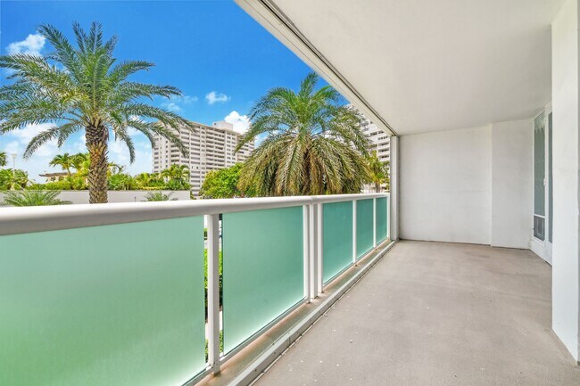 Building Photo - 2100 S Ocean Ln