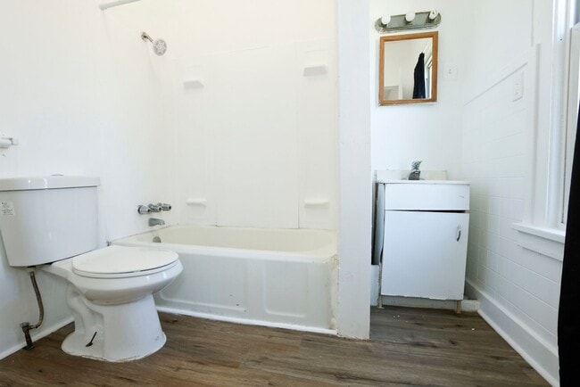 Building Photo - 257 Alphonse St