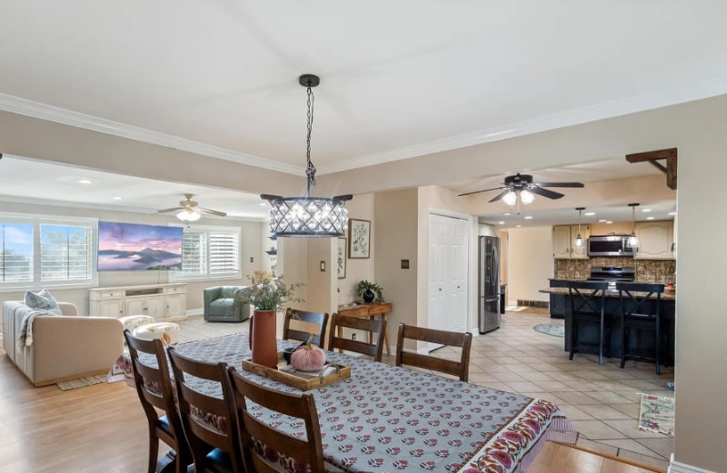 Building Photo - 935 S 1500 E St