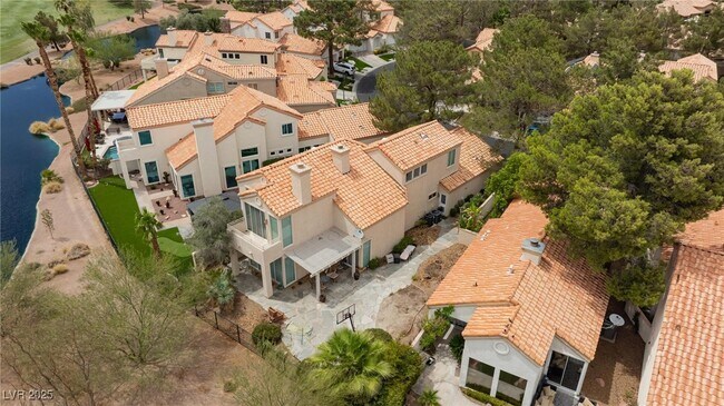 Building Photo - 8949 Diamond Falls Dr