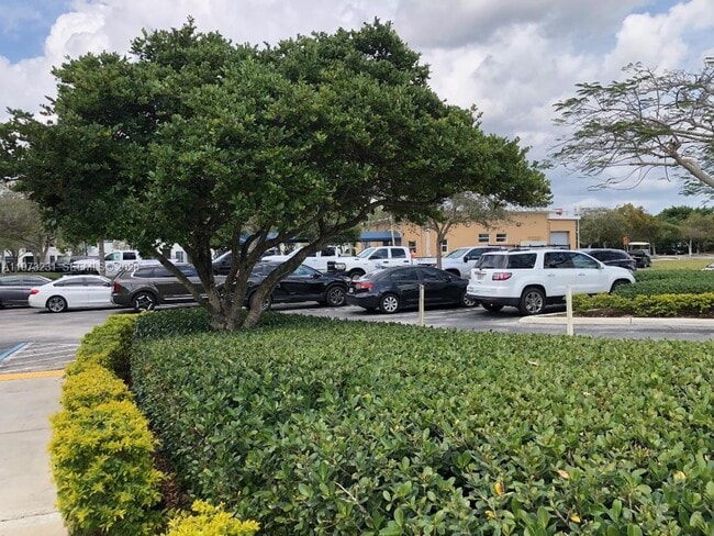 Building Photo - 17255 SW 95th Ave