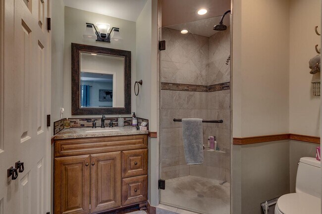 Building Photo - Lakeview condo in Incline Village