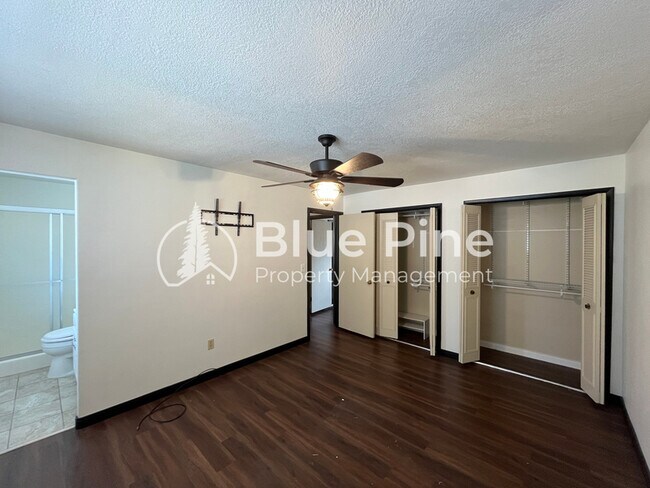 Building Photo - 1656 S Fairway Dr