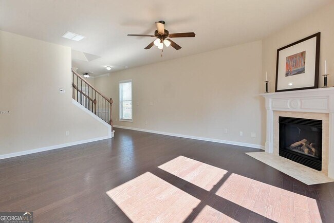 Building Photo - 4665 Woodbine Way