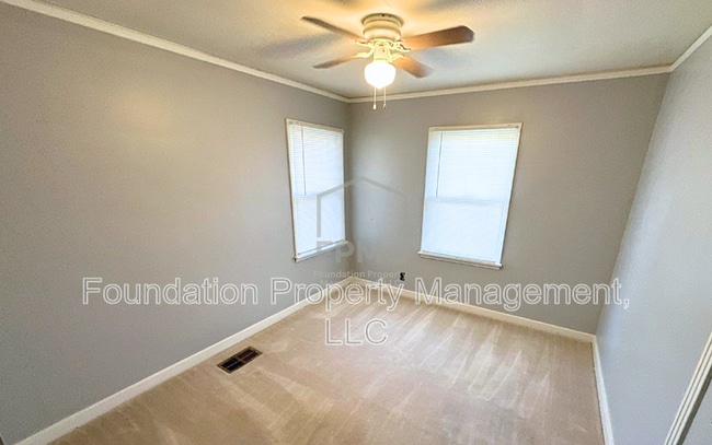 Building Photo - 8746 Greenhill Rd