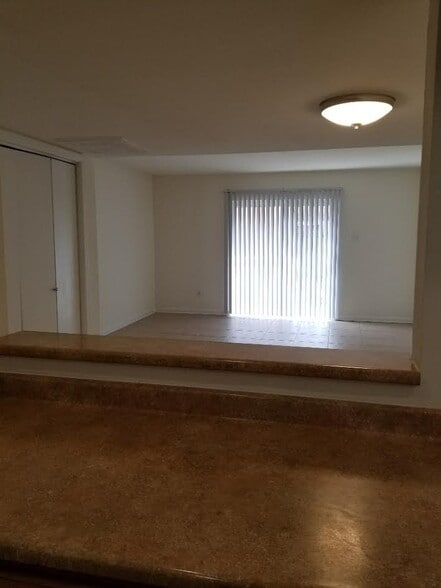 Building Photo - 5100 W Esplanade Ave