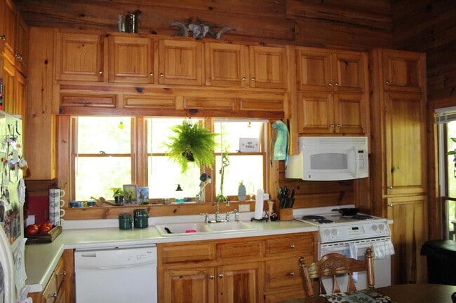 Building Photo - 104 Trinity Pond Road