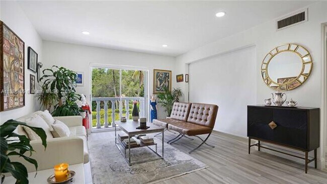 Building Photo - 1200 Mariposa Ave
