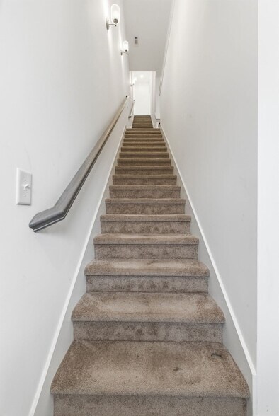 Building Photo - 1170 Dickerson Rd