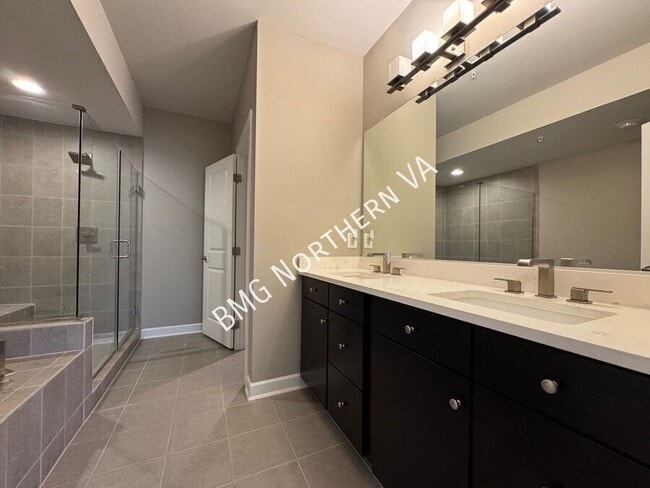 Building Photo - 43339 Stadium Ter