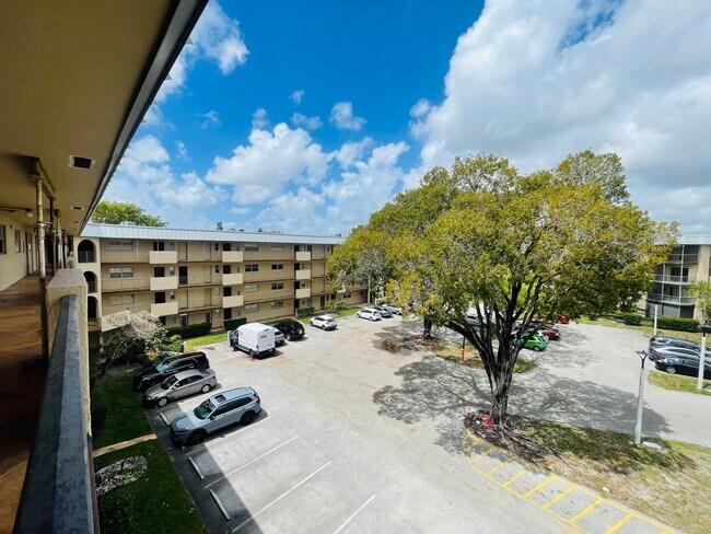 Building Photo - 6300 S Falls Cir Dr