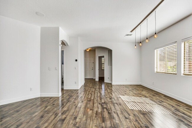 Building Photo - 2515 W Preserve Way
