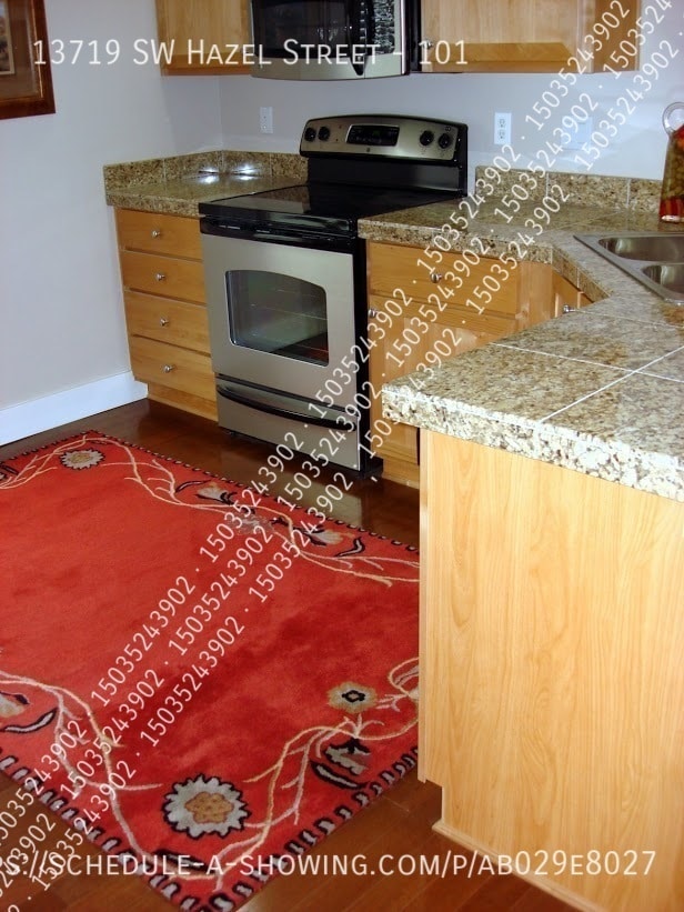 Building Photo - 13719 SW Hazel St