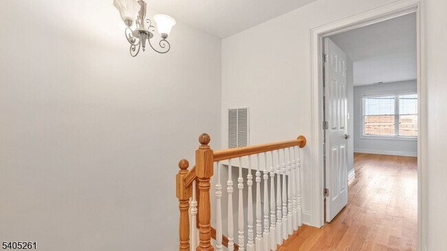 Building Photo - 112 N Broadway