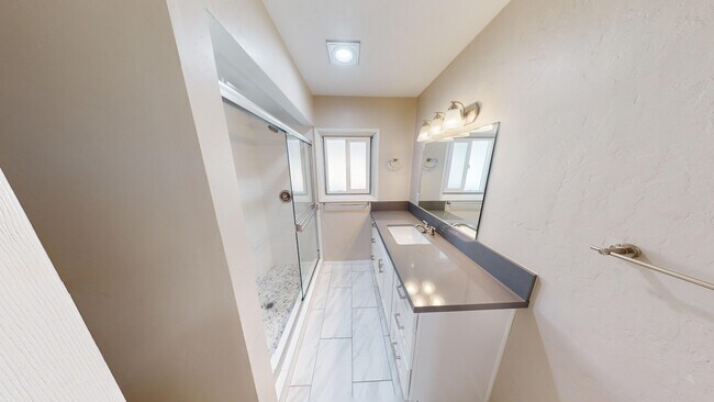 Building Photo - 6145 Mary Ln Dr