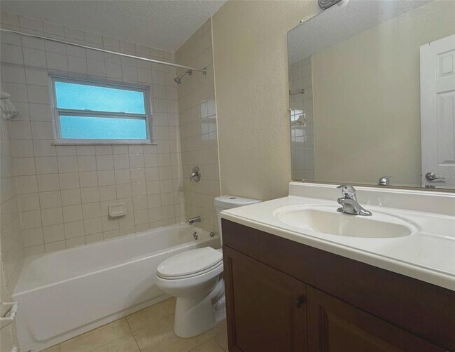 Building Photo - 10618 Eastview Dr