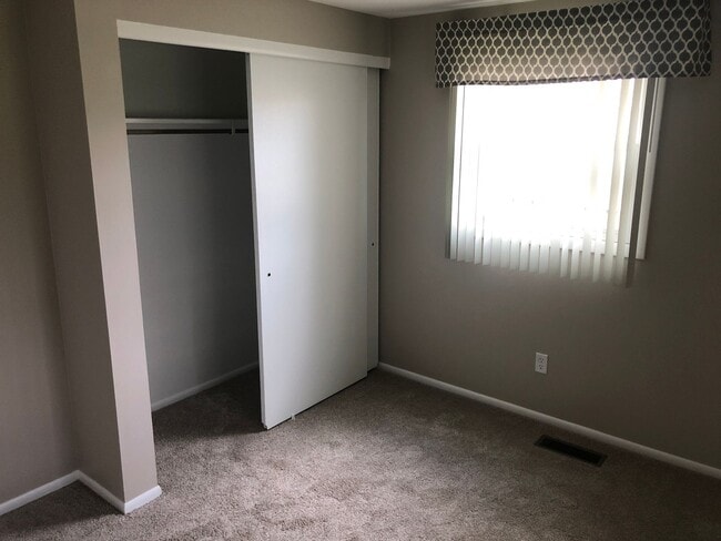 Building Photo - 3521 Ivy League Dr