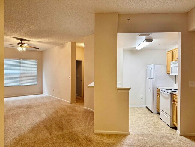 Building Photo - 4035 Grande Vista Blvd