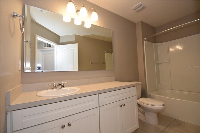 Building Photo - 207 Redbud Rd