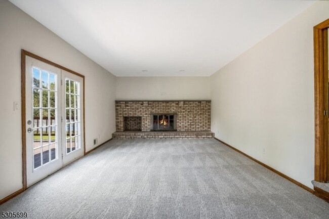 Building Photo - 34 Willow Brook Ln