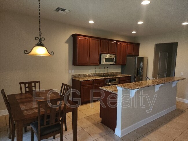 Building Photo - 1404 Milledge Ln