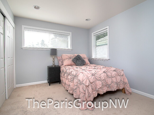 Building Photo - Wonderful 2012 Renton 3BR * Backs To Greenbelt
