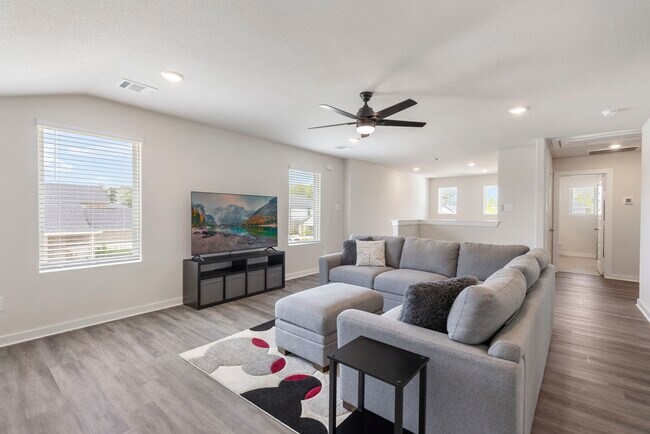 Building Photo - 17415 Rosette Grass Dr