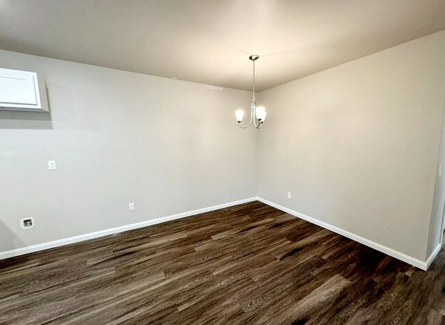 Building Photo - $500.00 OFF 1ST MONTH RENT