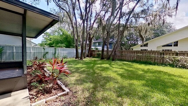 Building Photo - Beautiful Two-Story Home in Neptune Beach availabe early May!