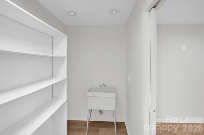 Building Photo - 408 Wilby Dr