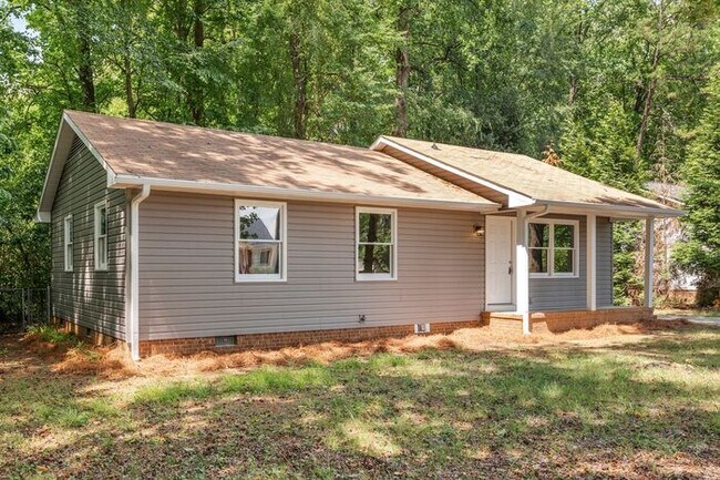 Building Photo - Great Location off of South Holden Road. 3 Bedroom 2 Bathroom Home.