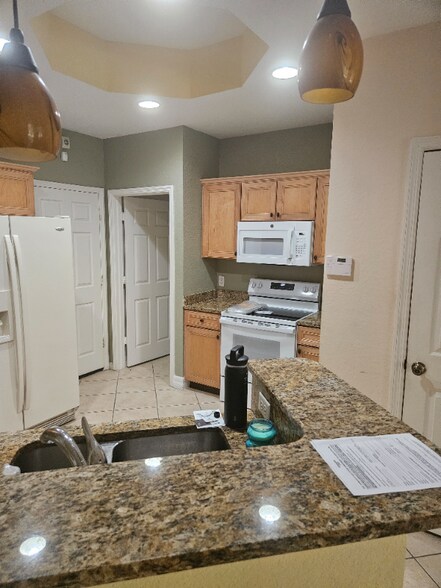 Building Photo - 9800 Quinta Artesa Way