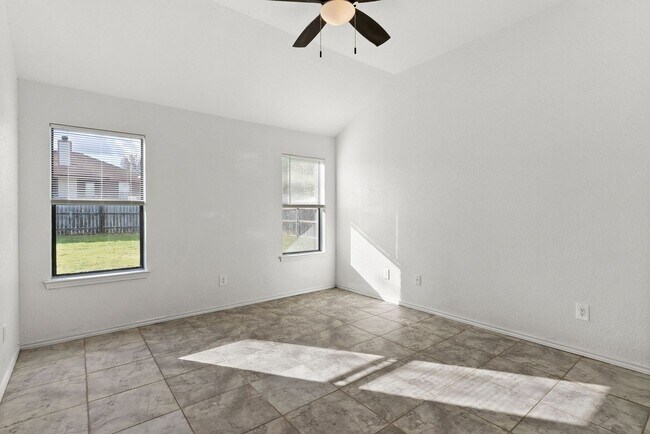 Building Photo - 4803 Topsey Dr