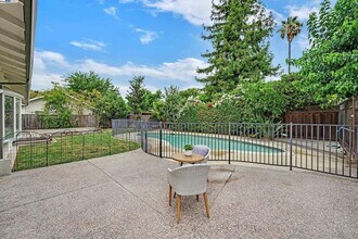 Building Photo - Updated Single-Story 4BR Home with Pool in Prime Pleasanton Valley Location