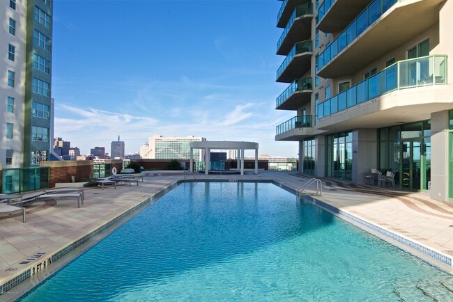 Building Photo - 1431 Riverplace Blvd