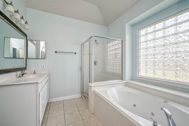 Building Photo - 6427 Stone Landing Ln