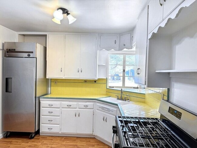 Building Photo - Charming 3-Bedroom Home in a Quiet Neighbo...