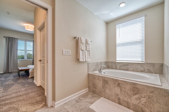 Building Photo - 729 Ocean Course Ave