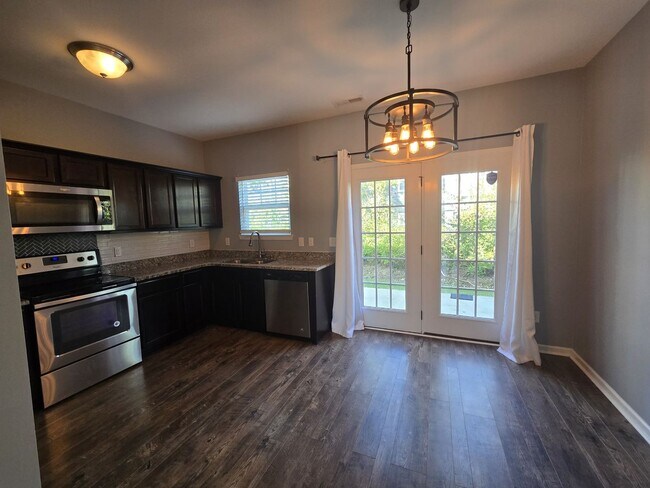 Building Photo - 220 Jenna Lee Cir