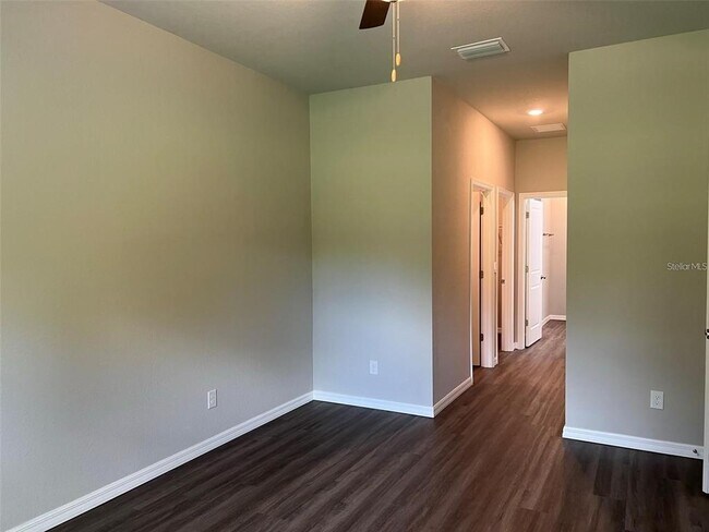 Building Photo - 3685 Trenton Ln