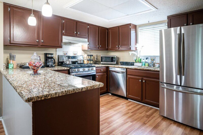 Building Photo - 64 Rumson Ct