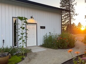 Building Photo - 2809 Casberg-Burroughs