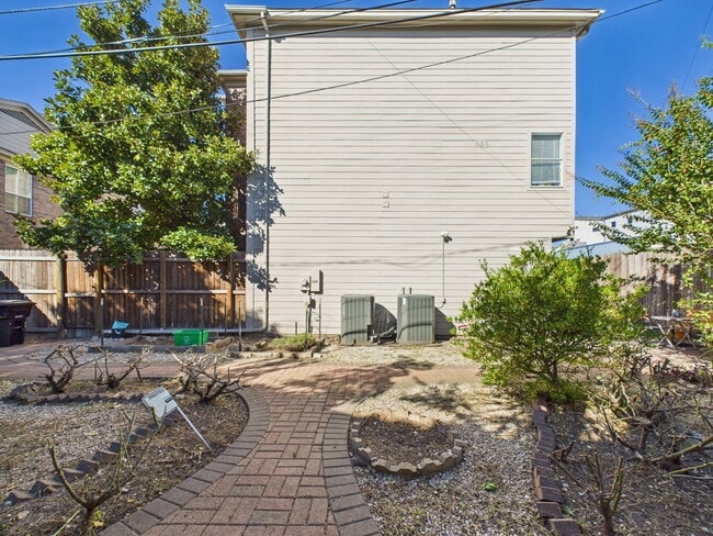 Building Photo - 3811 Jack St